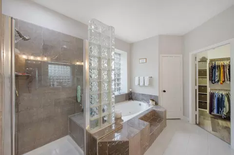 Bath - 9510 Ashdown Forest Dr, Spring, TX 77379 photo 2 of 4