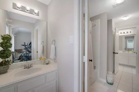 Entry Way - 9510 Ashdown Forest Dr, Spring, TX 77379 photo 11 of 12