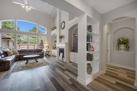 Entry Way - 9510 Ashdown Forest Dr, Spring, TX 77379 photo 7 of 12