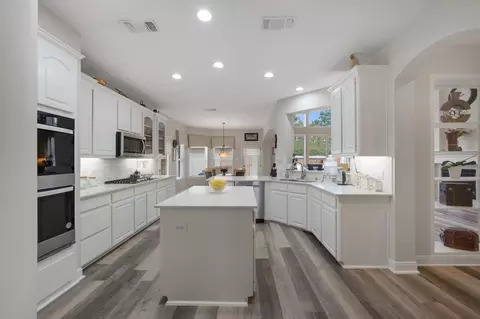 Kitchen - 9510 Ashdown Forest Dr, Spring, TX 77379 photo 3 of 4