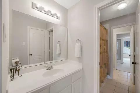 Bath - 9510 Ashdown Forest Dr, Spring, TX 77379 photo 4 of 4
