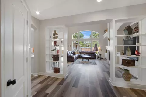 Entry Way - 9510 Ashdown Forest Dr, Spring, TX 77379 photo 6 of 12