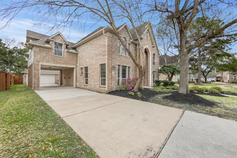Exterior - 9510 Ashdown Forest Dr, Spring, TX 77379 photo 4 of 8