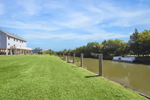 216 Rue Orleans St, Baytown, TX 77520