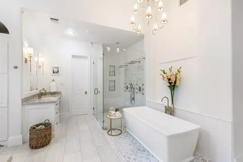 Bath - 7421 Enchanted Stream Dr, Conroe, TX 77304 photo 3 of 5