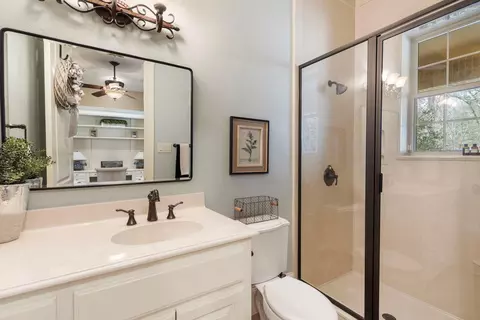 Bath - 7421 Enchanted Stream Dr, Conroe, TX 77304 photo 4 of 5