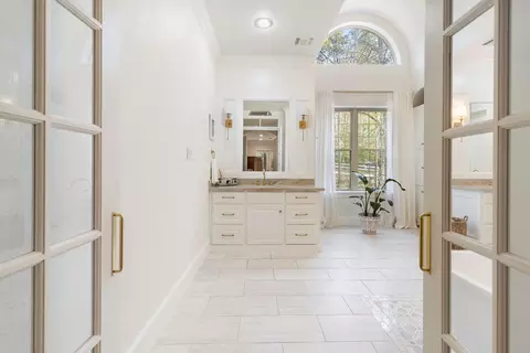 Bath - 7421 Enchanted Stream Dr, Conroe, TX 77304 photo 2 of 5
