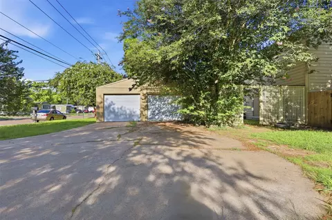 1621 1623 W Adoue St, Alvin, TX 77511