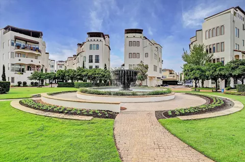 5327 Paseo Caceres Dr, Houston, TX 77007