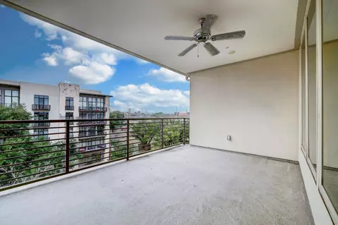 4819 Caroline St #306, Houston, TX 77004