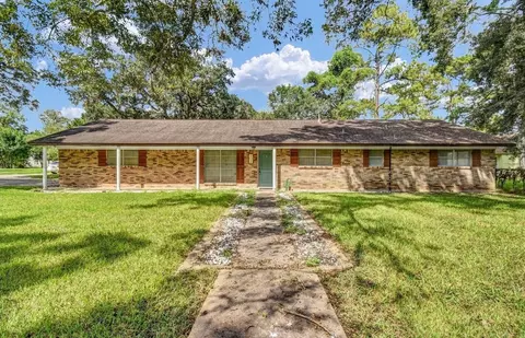 404 S 14th St, West Columbia, TX 77486