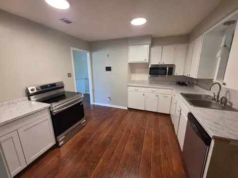 465 N Horton St, La Grange, TX 78945