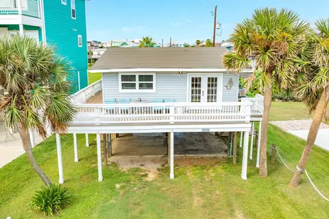 4204 Vista Rd, Galveston, TX 77554