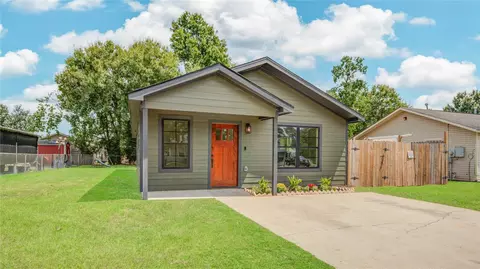 9822 Thorn St, Houston, TX 77078