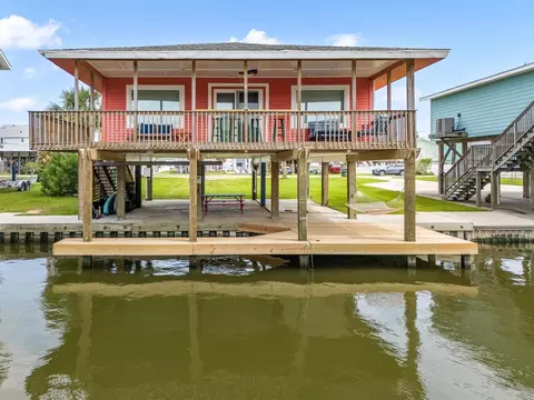 21804 Deaf P Smith Dr, Galveston, TX 77554