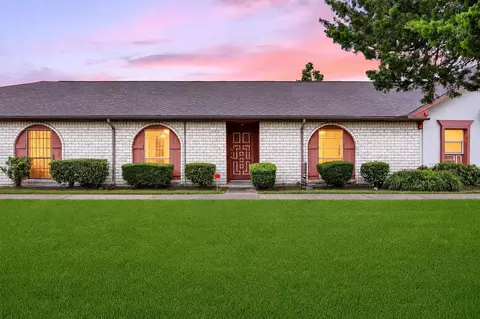 12223 Sharpview Dr, Houston, TX 77072