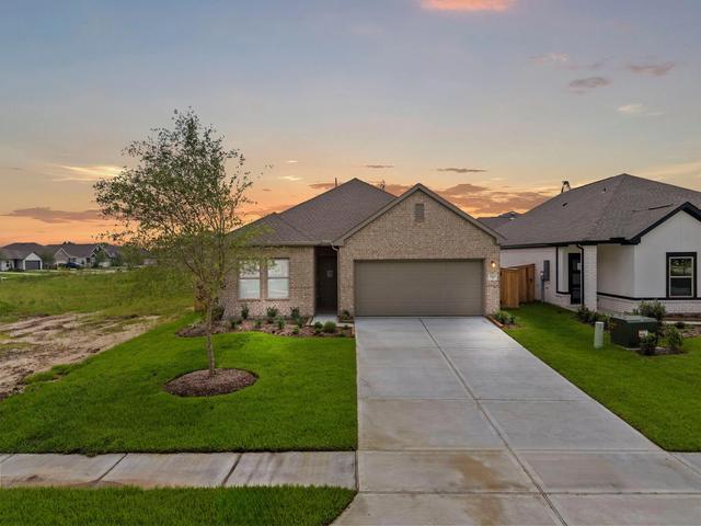 3510 Atlas Point Ln, Angleton, TX 77515
