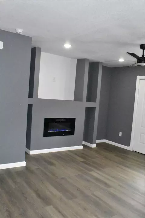 Living - 204 Texas, Daisetta, TX 77533 photo 1 of 3