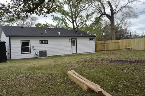 Exterior - 204 Texas, Daisetta, TX 77533 photo 8 of 8
