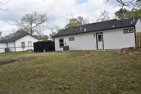 Exterior - 204 Texas, Daisetta, TX 77533 photo 7 of 8