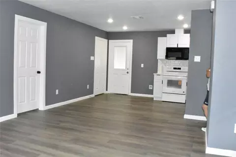 Living - 204 Texas, Daisetta, TX 77533 photo 3 of 3