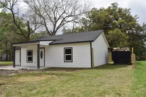 Exterior - 204 Texas, Daisetta, TX 77533 photo 2 of 8