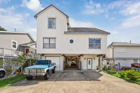 33 N Flamingo St, La Marque, TX 77568