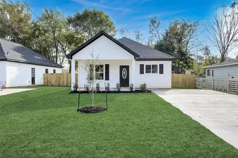 1815 Thompson St, La Marque, TX 77568