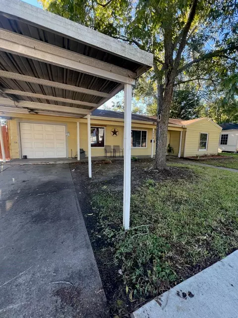 1604 Florida St, Baytown, TX 77520
