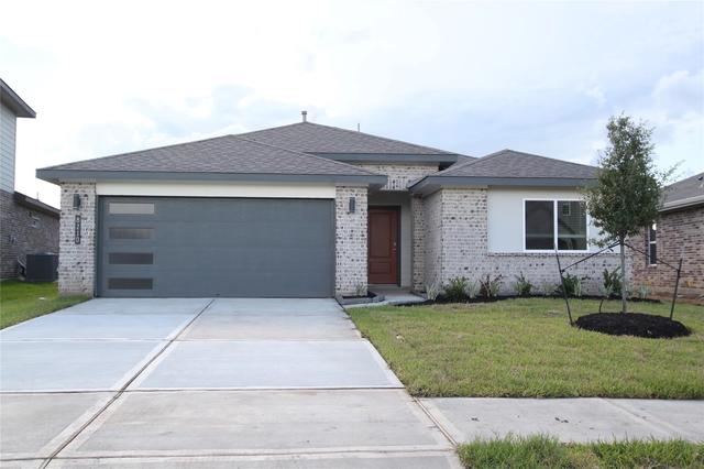 8210 Brahman Ln, Rosharon, TX 77583