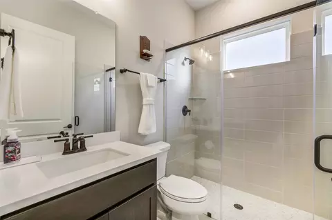 Bath - 14886 Shavers Dr, Willis, TX 77318 photo 3 of 3