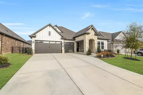 Exterior - 14886 Shavers Dr, Willis, TX 77318 photo 6 of 8