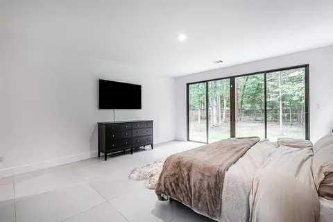 Bedroom - 1601 Beech Dr, Conroe, TX 77385 photo 6 of 6