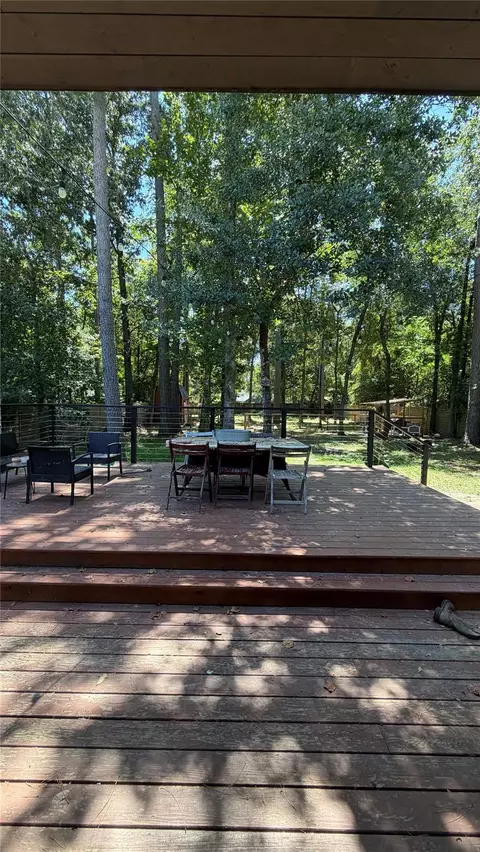 Exterior - 1601 Beech Dr, Conroe, TX 77385 photo 11 of 13
