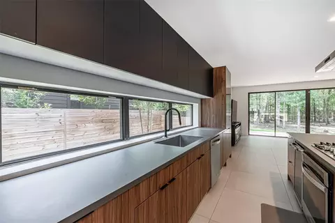 Kitchen - 1601 Beech Dr, Conroe, TX 77385 photo 3 of 7