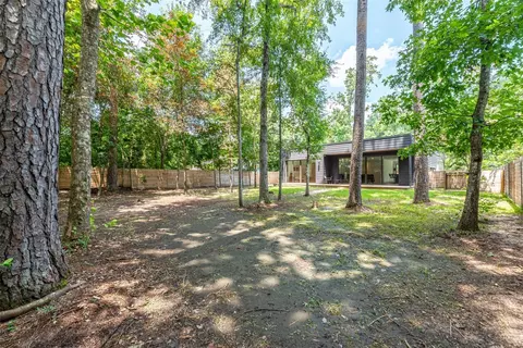 Exterior - 1601 Beech Dr, Conroe, TX 77385 photo 7 of 13