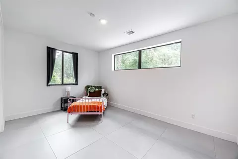 Bedroom - 1601 Beech Dr, Conroe, TX 77385 photo 1 of 6