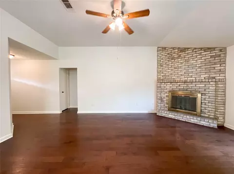 Living - 410 E Little Oak Ct, Spring, TX 77386 photo 3 of 5