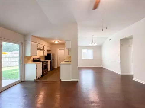 Living - 410 E Little Oak Ct, Spring, TX 77386 photo 4 of 5