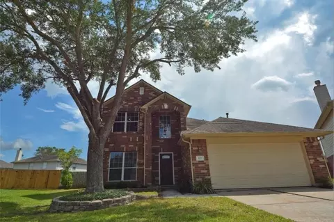 112 Glade Bridge Ct, Dickinson, TX 77539