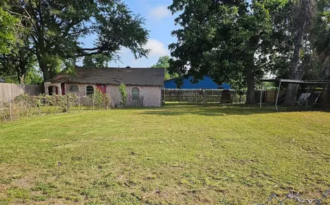 1507 E 32nd 12 St, Houston, TX 77022