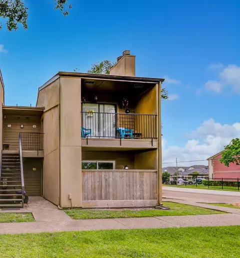 3300 Pebblebrook Dr #15, Seabrook, TX 77586