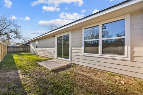 Exterior - 22101 Diane Dr, Spring, TX 77373 photo 4 of 8