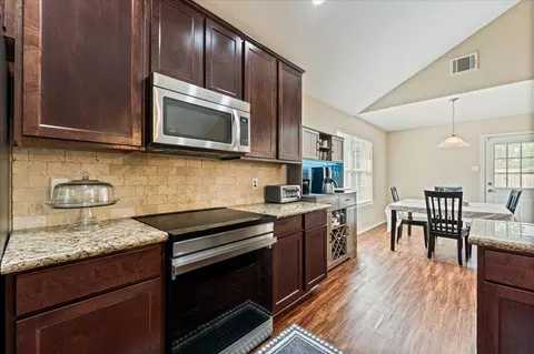Kitchen - 407 Corydon Dr, Huffman, TX 77336 photo 2 of 3