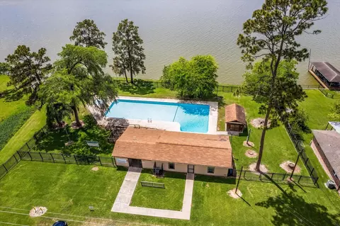 Exterior - 407 Corydon Dr, Huffman, TX 77336 photo 5 of 8