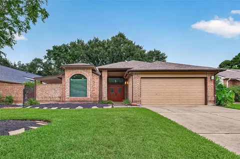 1307 Woodmere Ln, Richmond, TX 77406