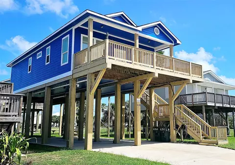 4131 Las Palmas St, Galveston, TX 77554