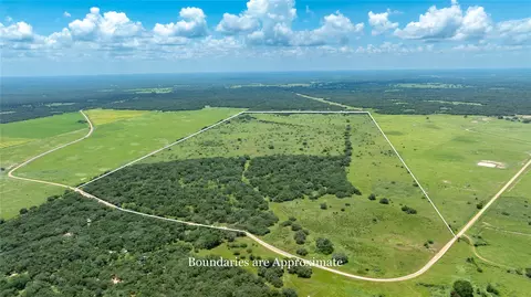 000 County Road 15aa, Hallettsville, TX 77964