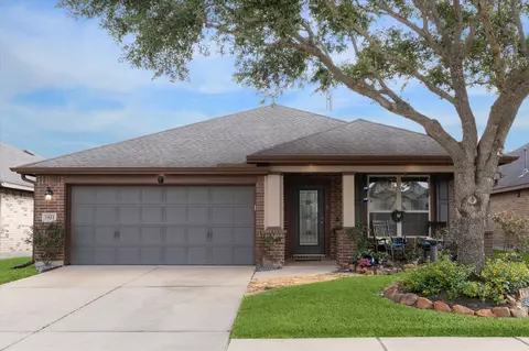 1922 Cadbury Castle Ln, Fresno, TX 77545