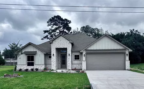 3207 Ave I, Bay City, TX 77414